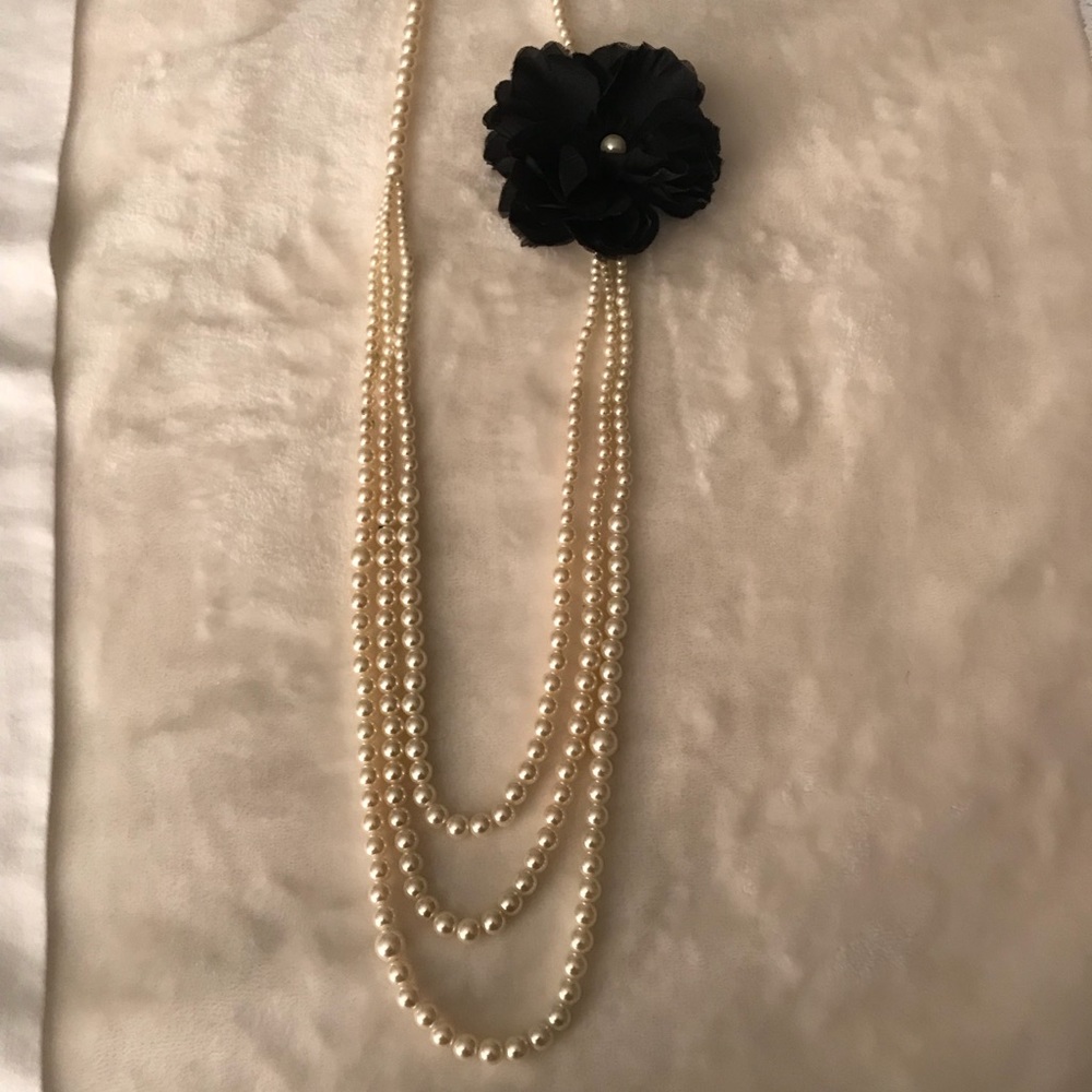Forever 21 Faux Pearl Necklace